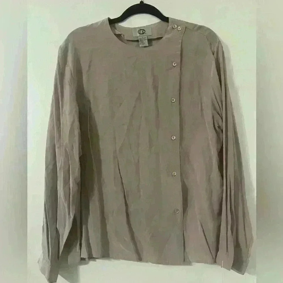 100% silk NWT shirt in a beautiful blush pink color size large (J141) - Picture 3 of 8
